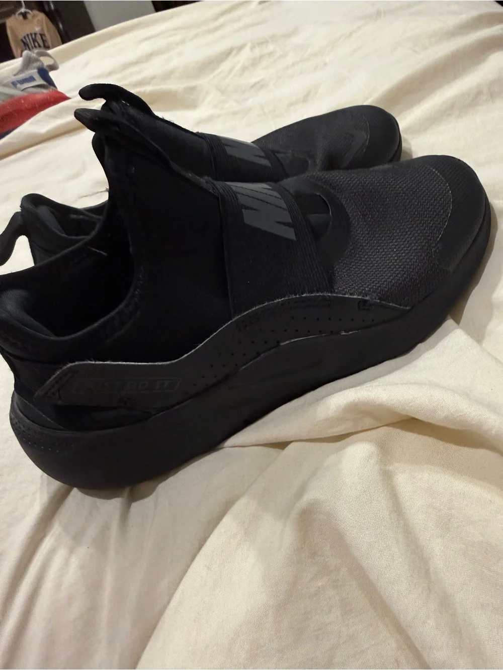Nike Viale Slip-On Sneakers Black Boys Size 3Y